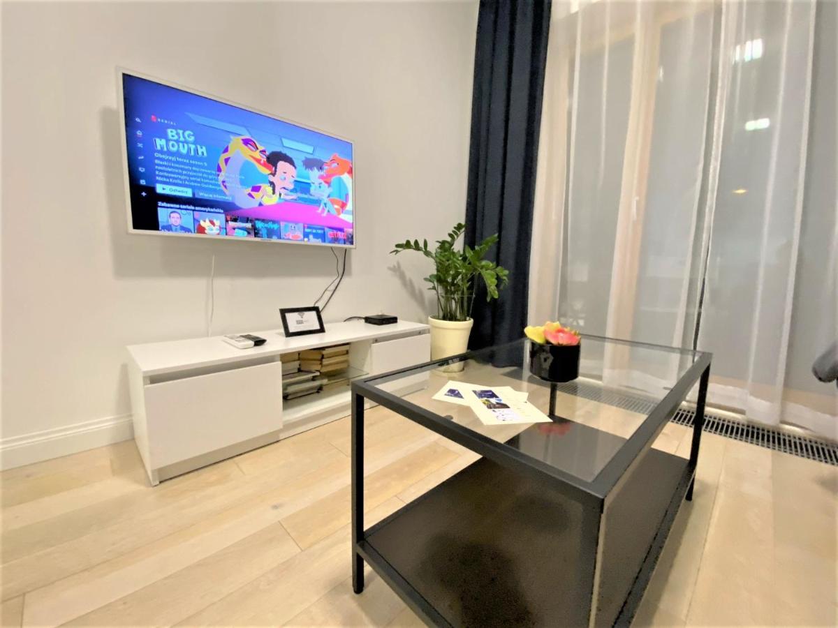 Exclusive 2Br! Apartment In Center +Netflix +Gym Варшава Экстерьер фото