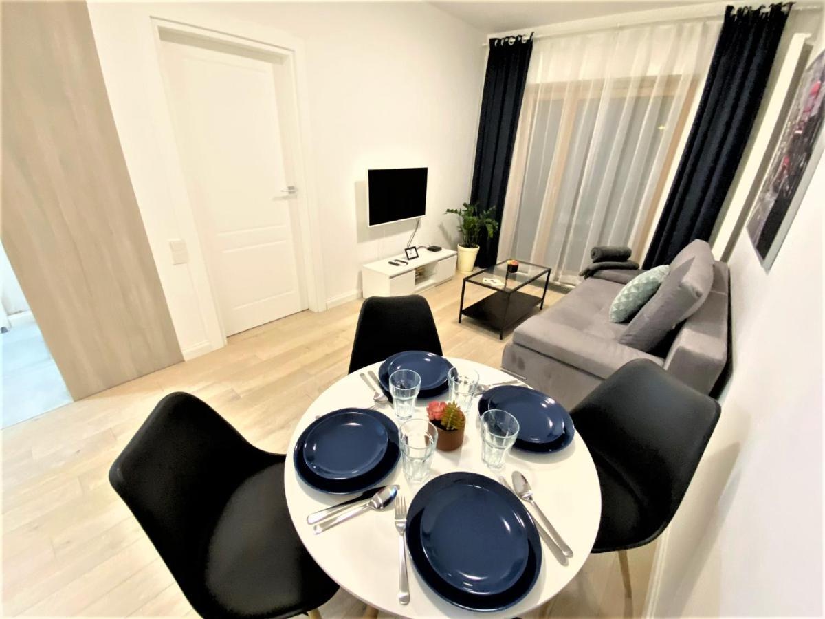 Exclusive 2Br! Apartment In Center +Netflix +Gym Варшава Экстерьер фото