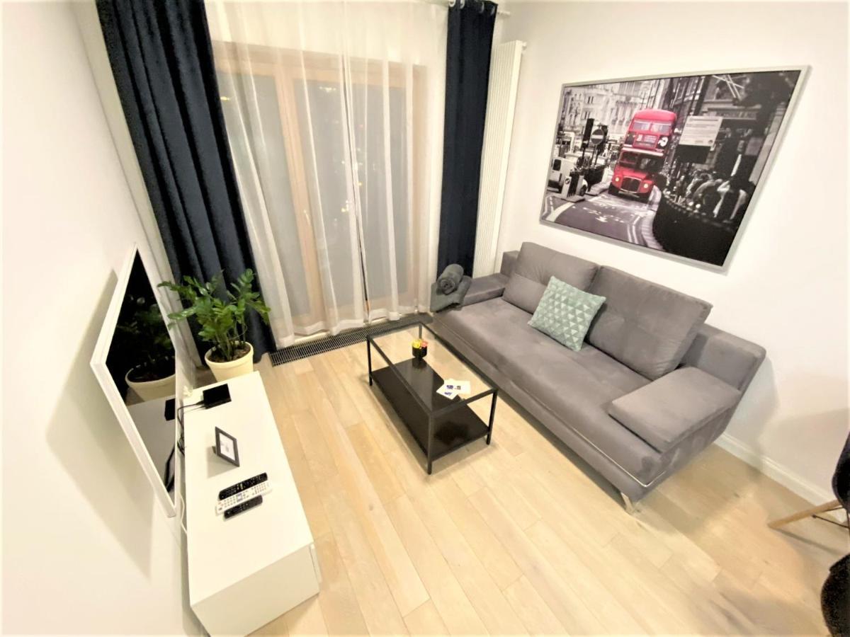 Exclusive 2Br! Apartment In Center +Netflix +Gym Варшава Экстерьер фото