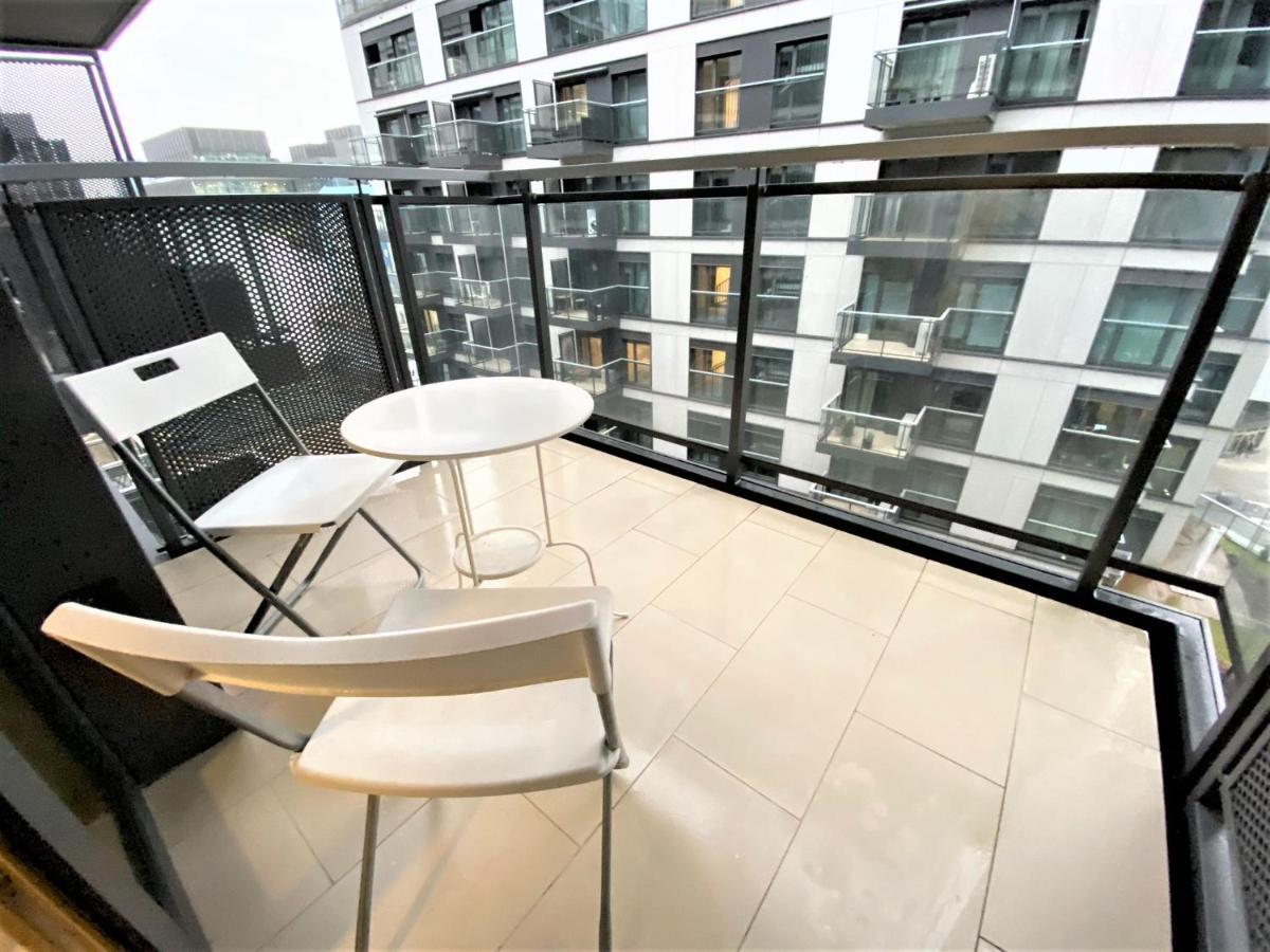 Exclusive 2Br! Apartment In Center +Netflix +Gym Варшава Экстерьер фото