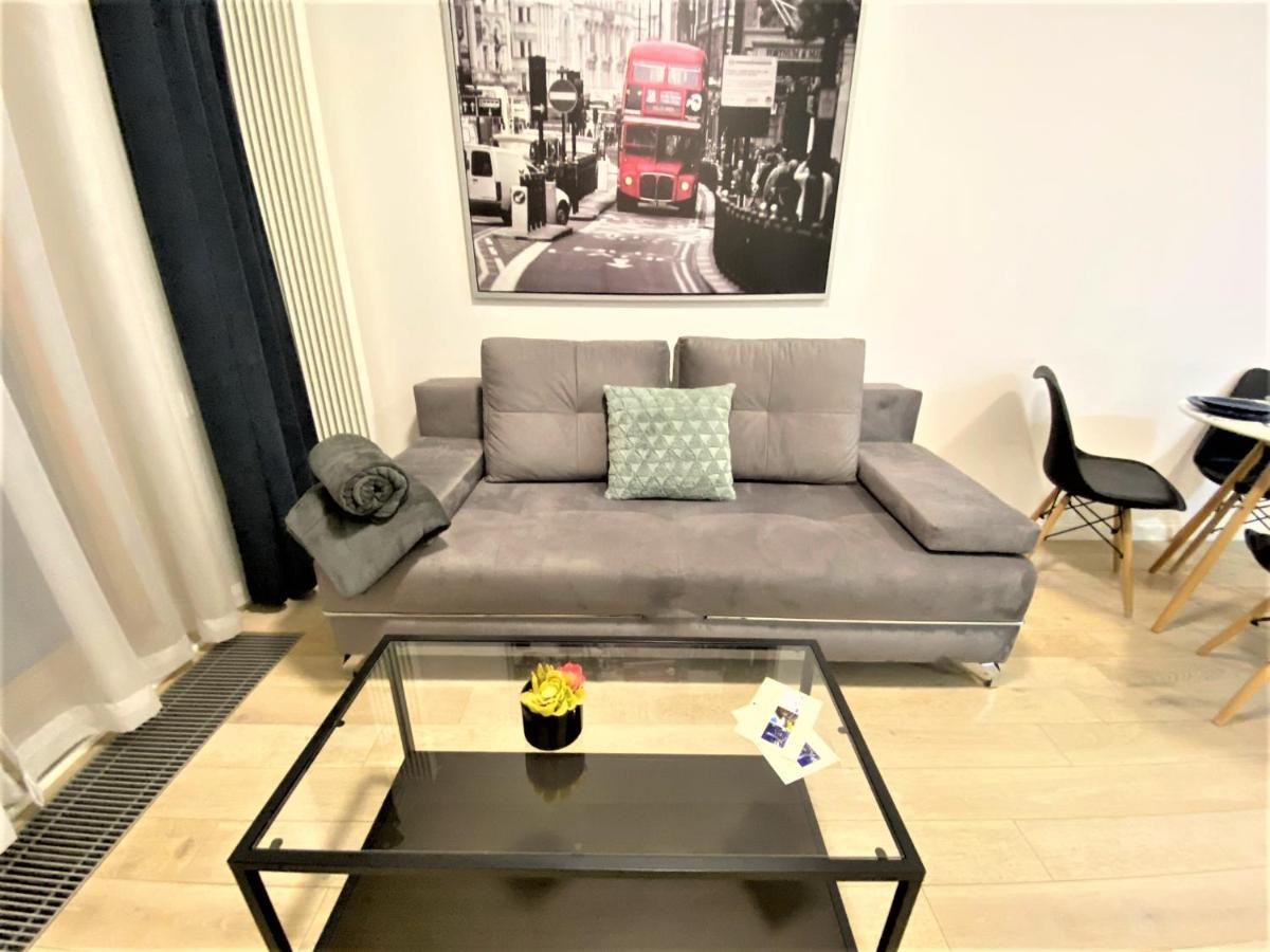 Exclusive 2Br! Apartment In Center +Netflix +Gym Варшава Экстерьер фото