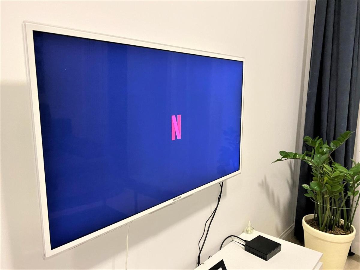 Exclusive 2Br! Apartment In Center +Netflix +Gym Варшава Экстерьер фото