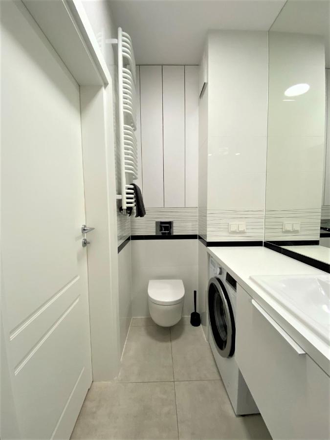 Exclusive 2Br! Apartment In Center +Netflix +Gym Варшава Экстерьер фото