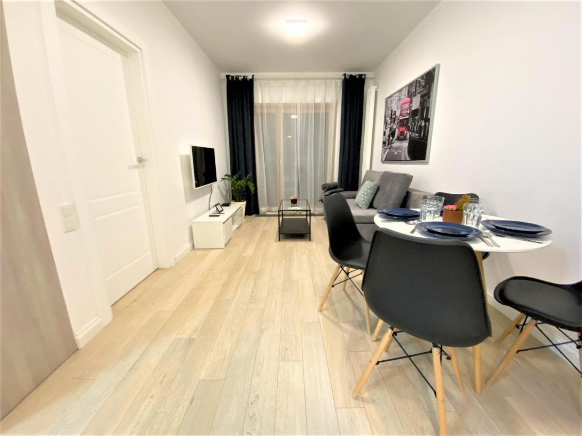 Exclusive 2Br! Apartment In Center +Netflix +Gym Варшава Экстерьер фото