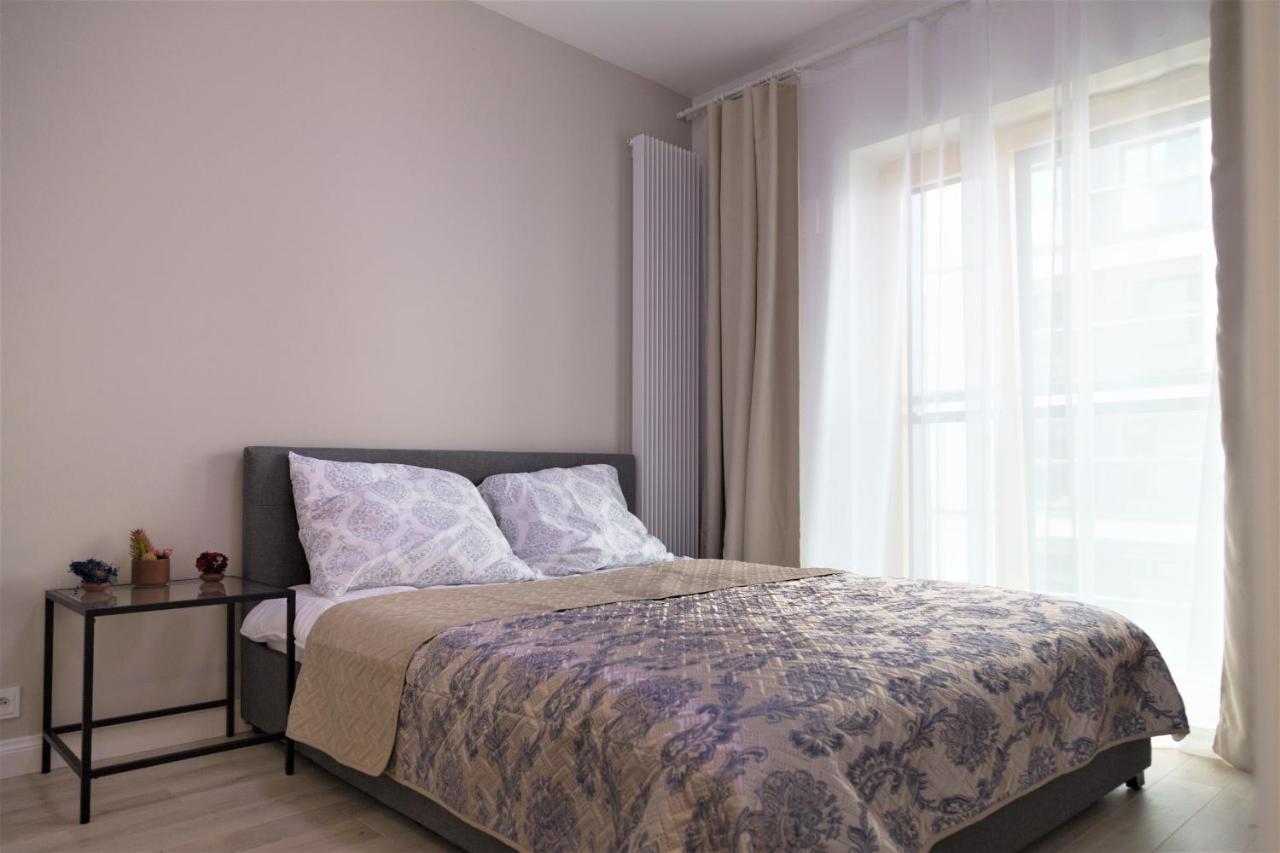 Exclusive 2Br! Apartment In Center +Netflix +Gym Варшава Экстерьер фото