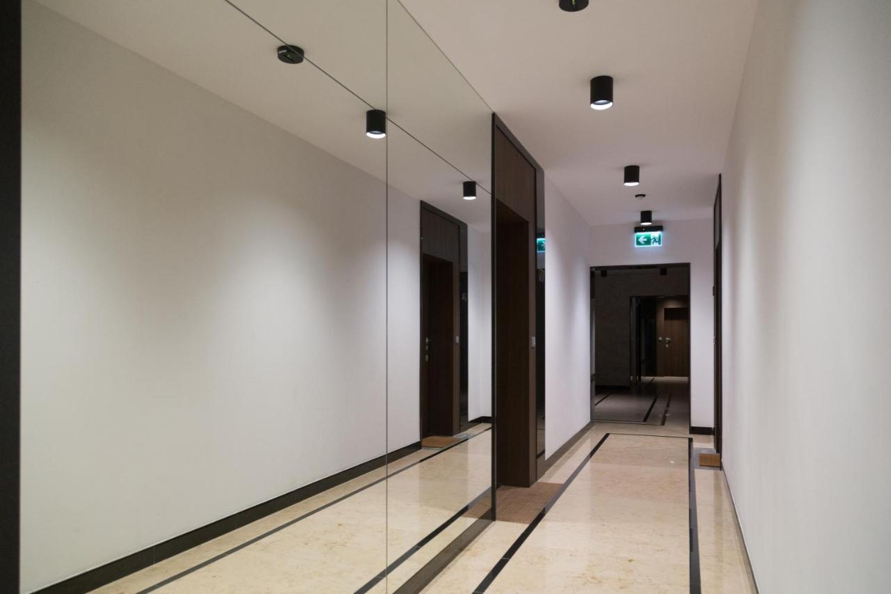 Exclusive 2Br! Apartment In Center +Netflix +Gym Варшава Экстерьер фото